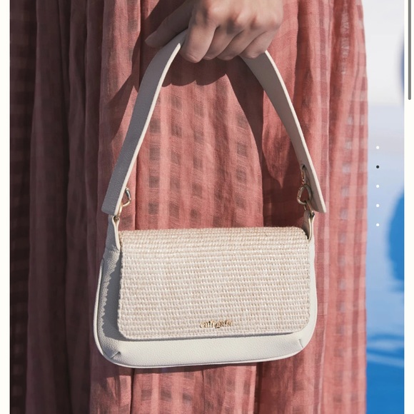 cult gaia Handbags - Cult Gaia Damara shoulder bag in Off White—NWT